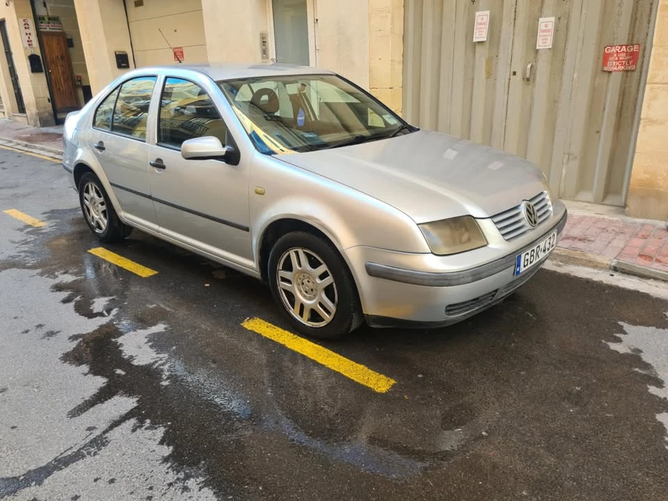 VW BORA 1.6 PETROL , FULL EXTRAS , MANUAL 2001 , TA MALTA