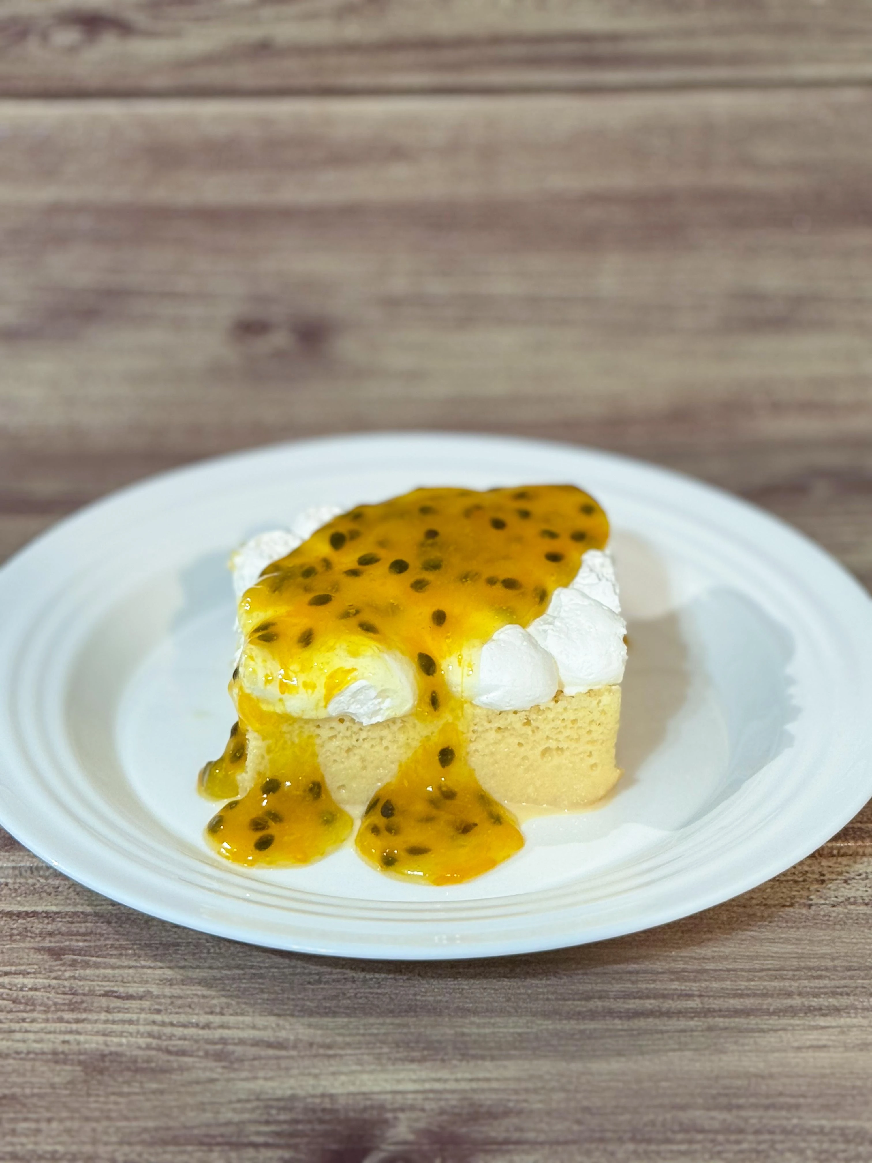 Postre Tres leches de Maracuyá