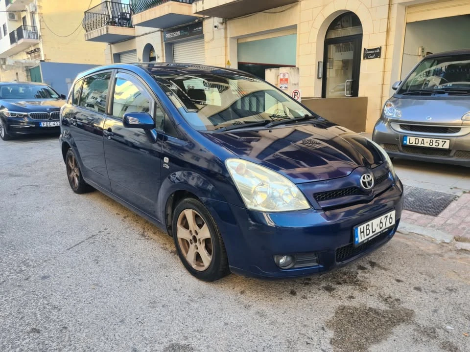 TOYOTA COROLLA VERSO D 4 D....7 SEATER .. 1.9 DIESEL. FULL EXTRAS