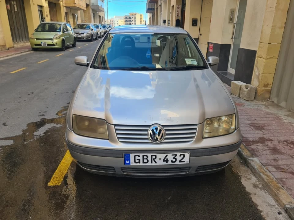 VW BORA 1.6 PETROL , FULL EXTRAS , MANUAL 2001 , TA MALTA