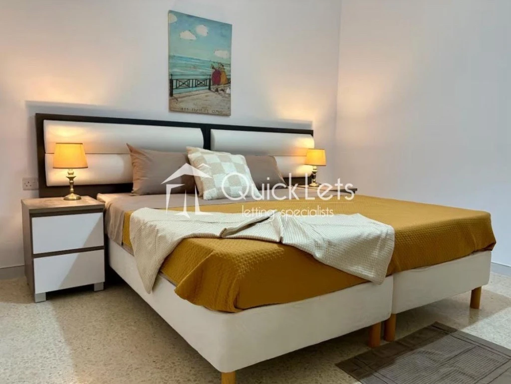 Sliema - Apartments €1,600 Bedrooms: 2 Bathrooms: 2