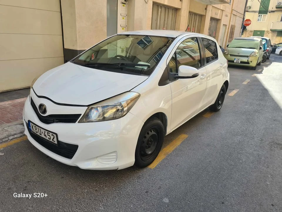 TOYOTA VITZ AUTOMATIC 13 PETROL FULL EXTRAS 2012