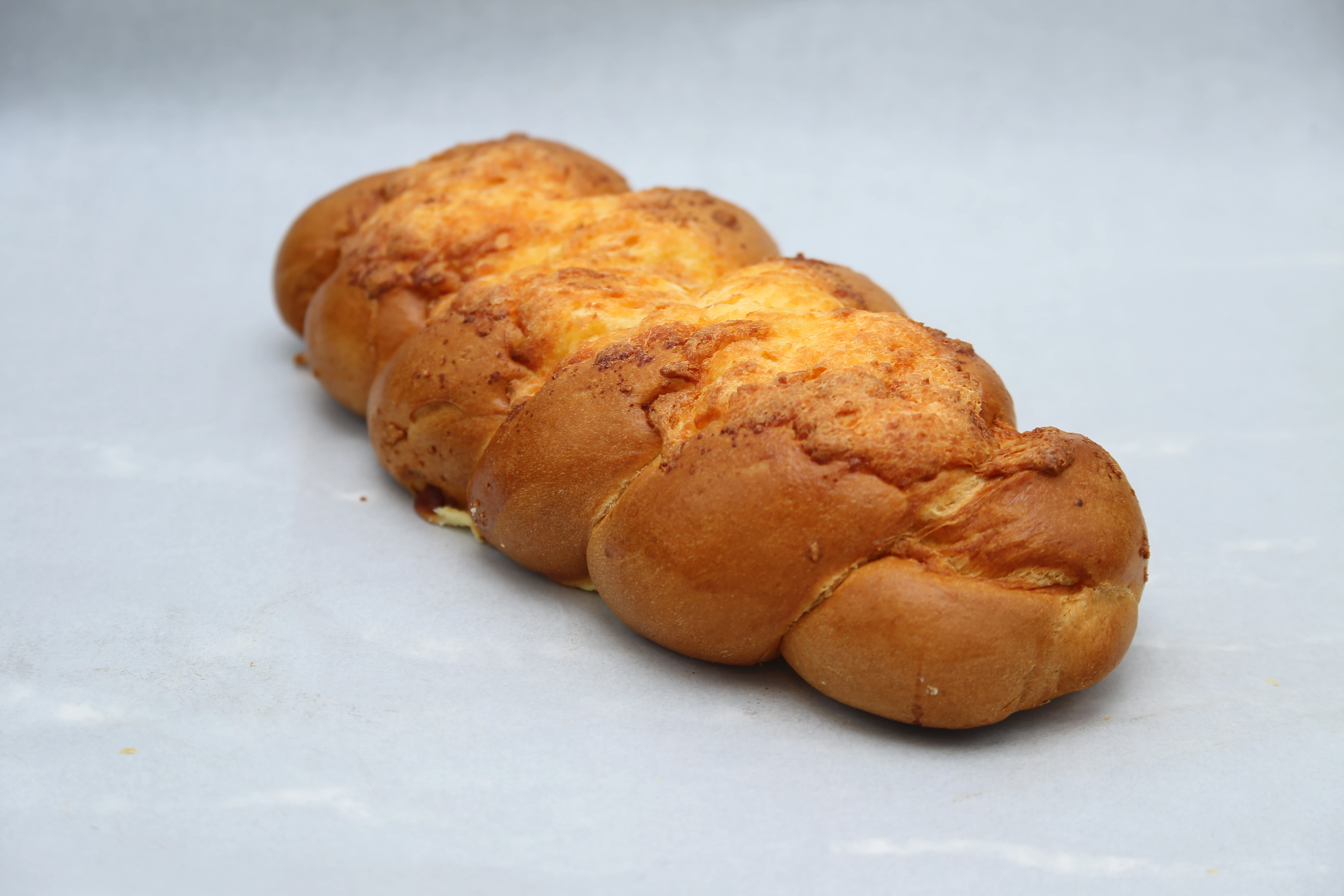 Pan trenzado de queso Medium