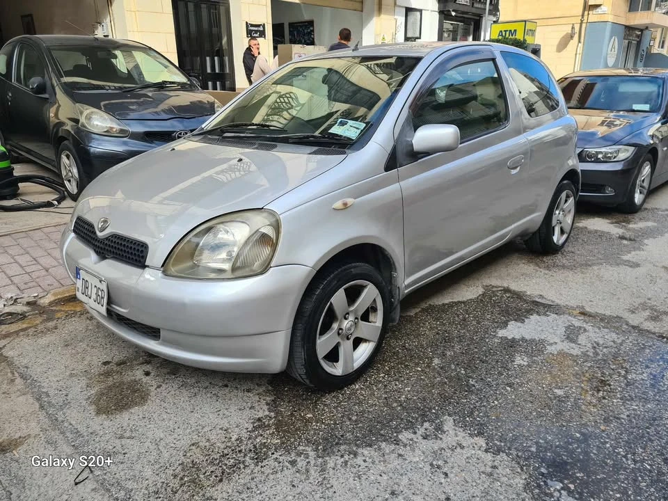 TOYOTA VITZ,10 PETROL, FULL EXTRAS, MANUAL 2001
